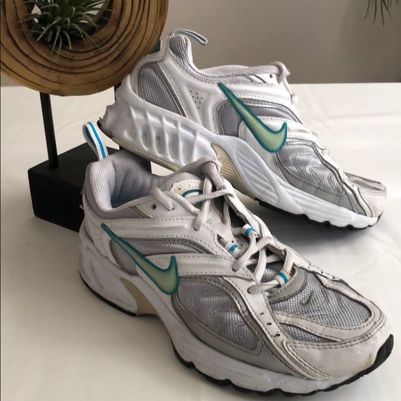 nike womens dad shoes